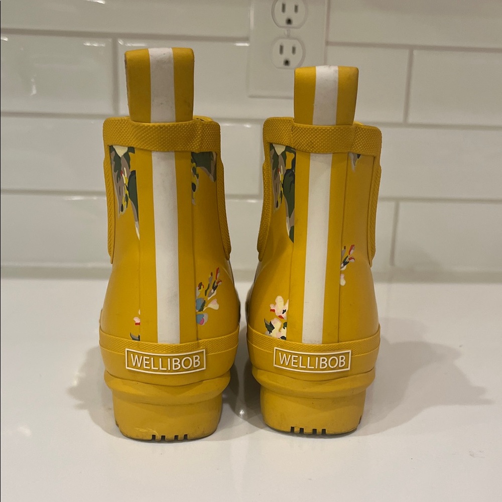 Joules Yellow Floral Ankle Rain Boots - Picture 6 of 8